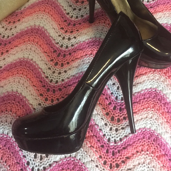 Black high heel shoes - Picture 3 of 6